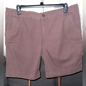 NWT Low Rise Relaxed Fit Short